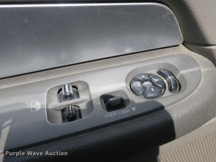 image for item DB8847 2008 Dodge Ram 5500 bucket truck