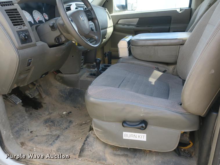 image for item DB8847 2008 Dodge Ram 5500 bucket truck