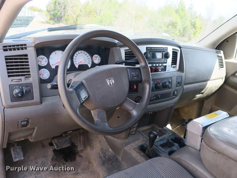 image for item DB8847 2008 Dodge Ram 5500 bucket truck