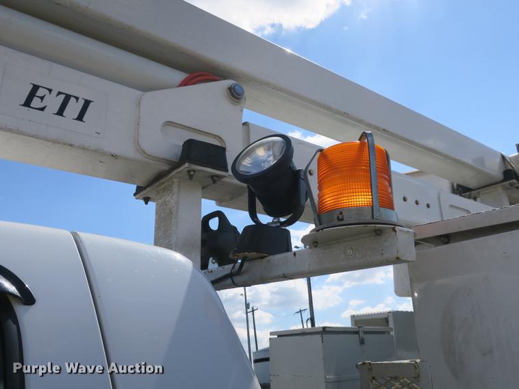 image for item DB8847 2008 Dodge Ram 5500 bucket truck