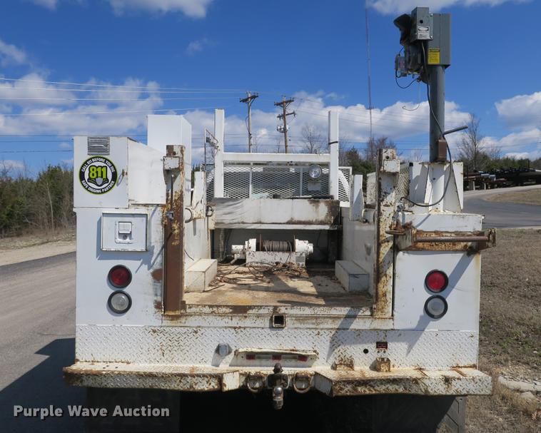 image for item DB8848 2007 Ford F550 SuperCab service truck with crane