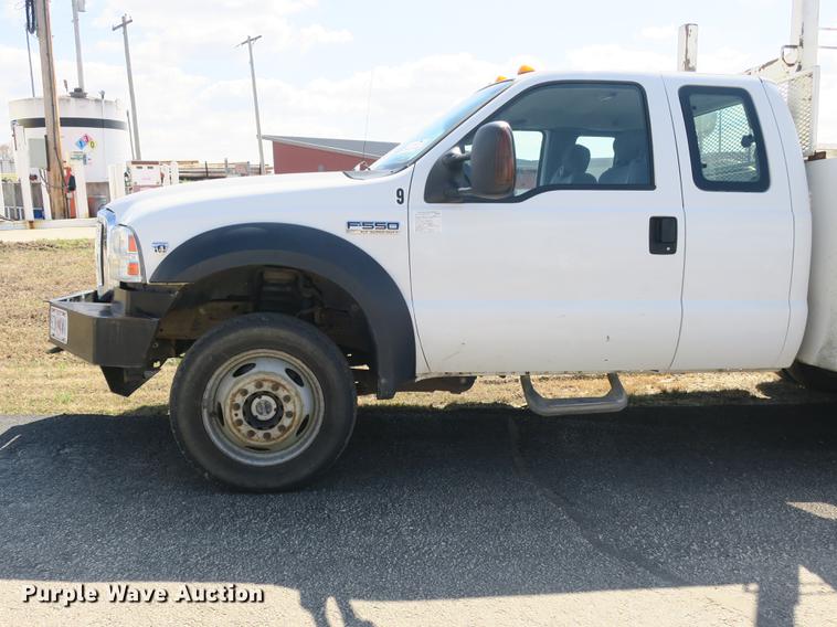 image for item DB8848 2007 Ford F550 SuperCab service truck with crane