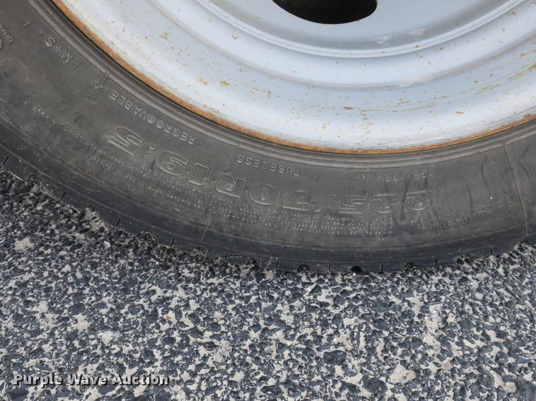 image for item DB8848 2007 Ford F550 SuperCab service truck with crane