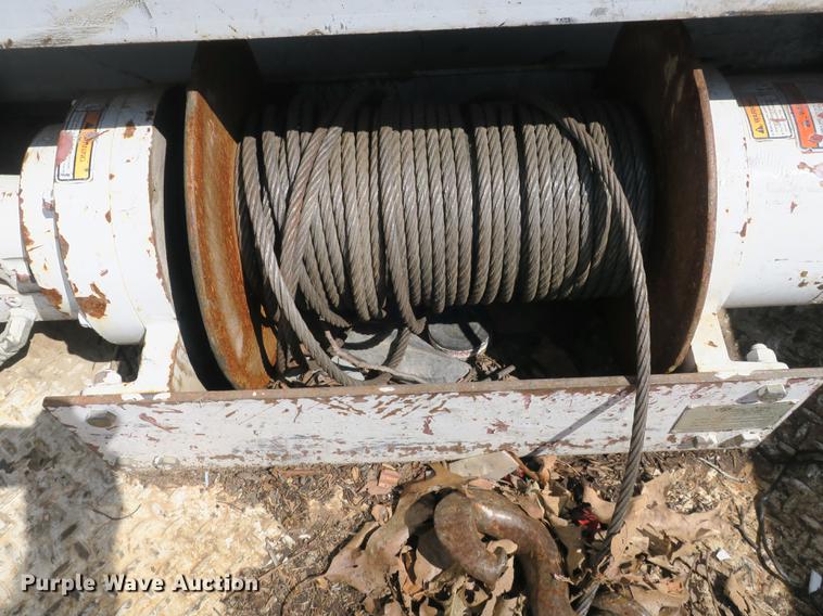 image for item DB8848 2007 Ford F550 SuperCab service truck with crane