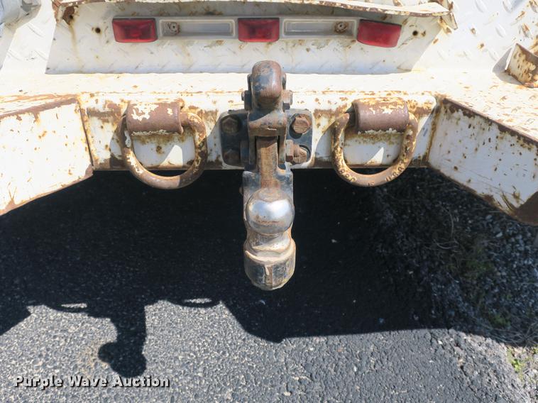 image for item DB8848 2007 Ford F550 SuperCab service truck with crane