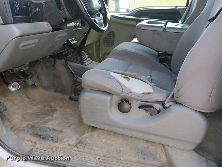 image for item DB8848 2007 Ford F550 SuperCab service truck with crane