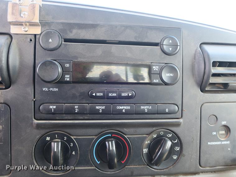 image for item DB8848 2007 Ford F550 SuperCab service truck with crane