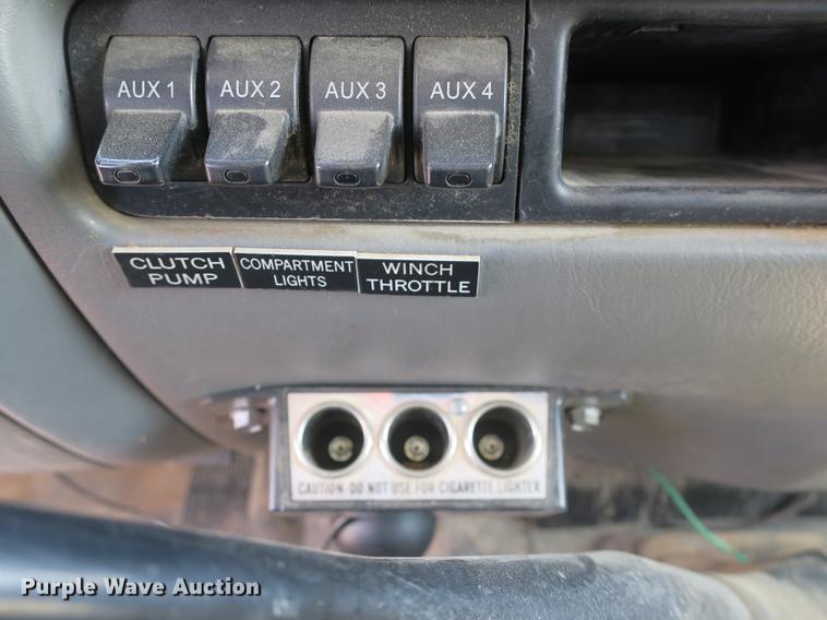 image for item DB8848 2007 Ford F550 SuperCab service truck with crane