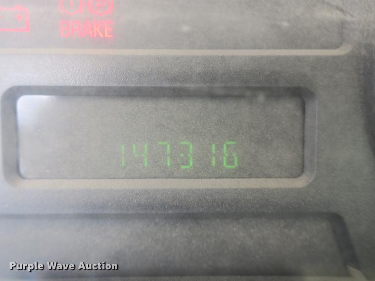 image for item DB8848 2007 Ford F550 SuperCab service truck with crane