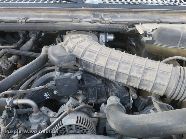 image for item DB8848 2007 Ford F550 SuperCab service truck with crane