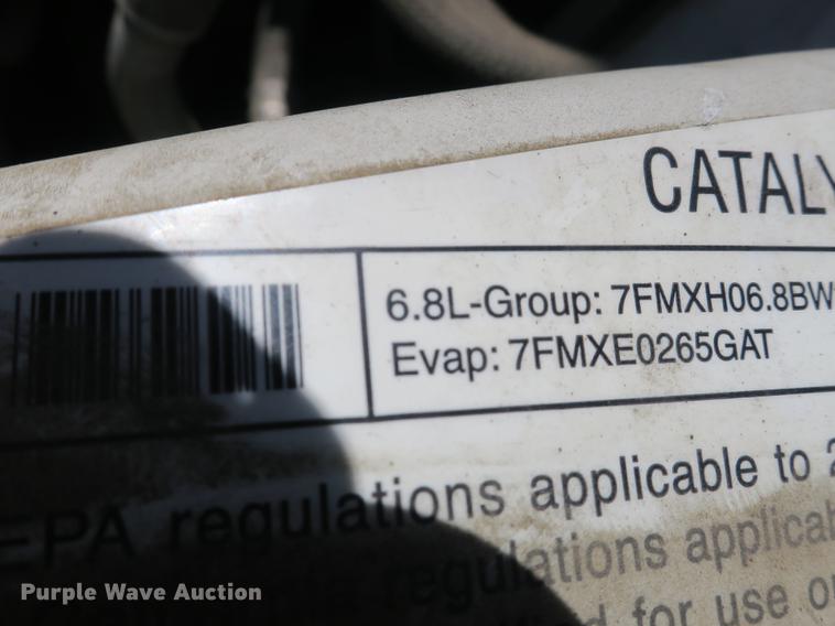 image for item DB8848 2007 Ford F550 SuperCab service truck with crane