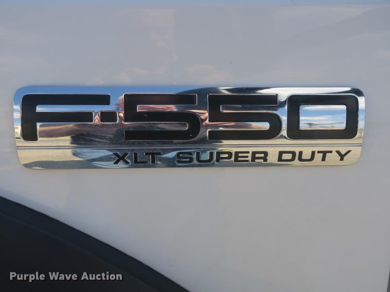 image for item DB8848 2007 Ford F550 SuperCab service truck with crane