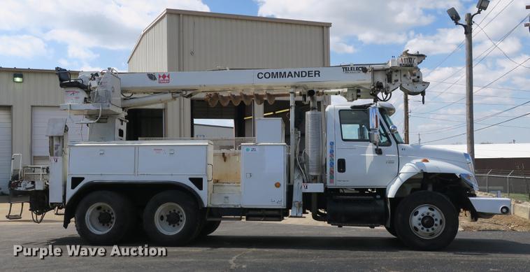 image for item DB8849 2004 International 7400 digger derrick truck