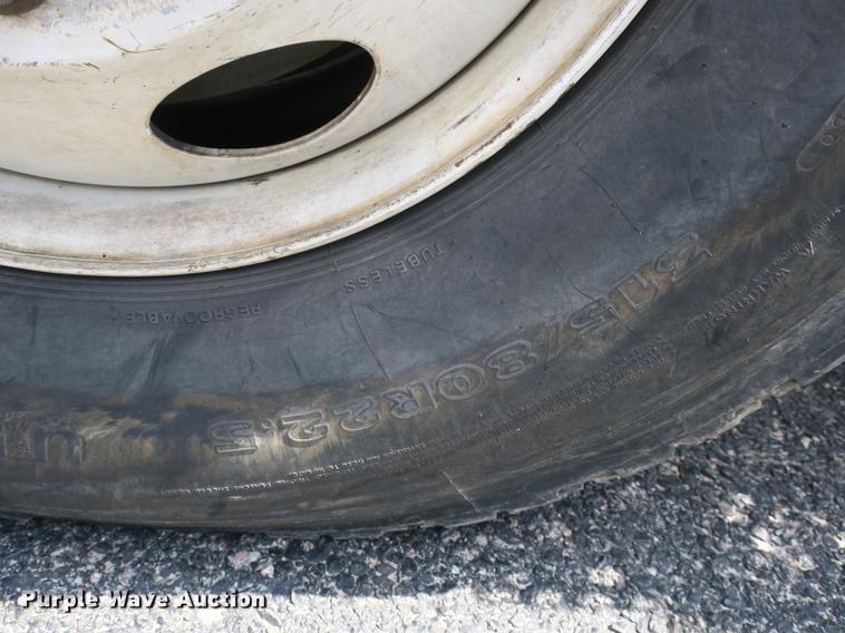 image for item DB8849 2004 International 7400 digger derrick truck