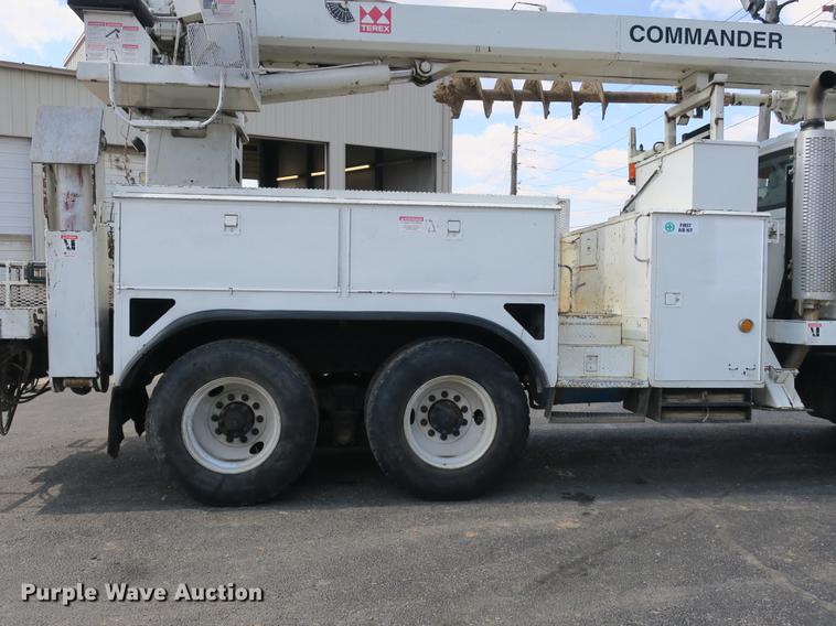 image for item DB8849 2004 International 7400 digger derrick truck