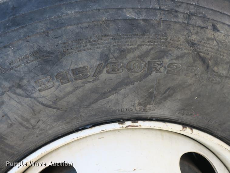 image for item DB8849 2004 International 7400 digger derrick truck