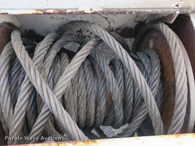 image for item DB8849 2004 International 7400 digger derrick truck