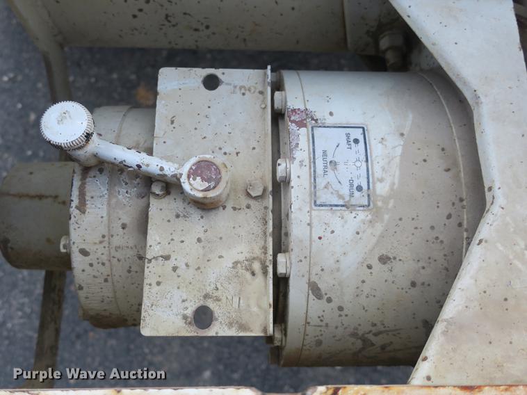 image for item DB8849 2004 International 7400 digger derrick truck