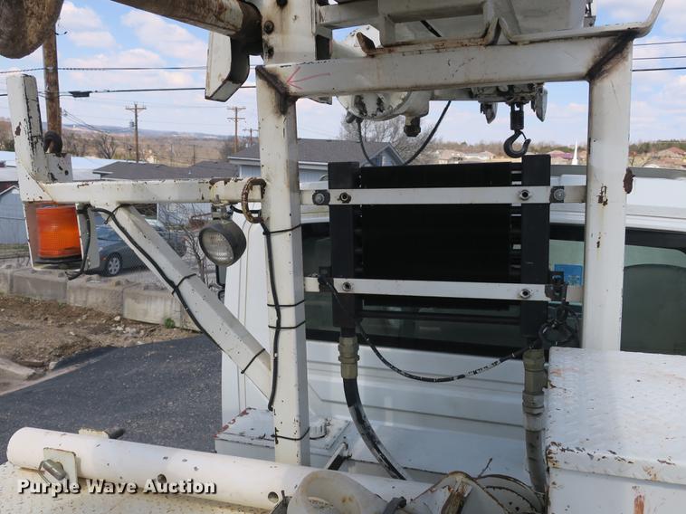 image for item DB8849 2004 International 7400 digger derrick truck