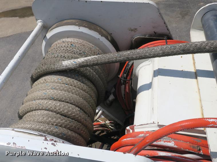 image for item DB8849 2004 International 7400 digger derrick truck