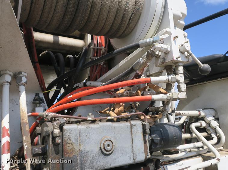 image for item DB8849 2004 International 7400 digger derrick truck