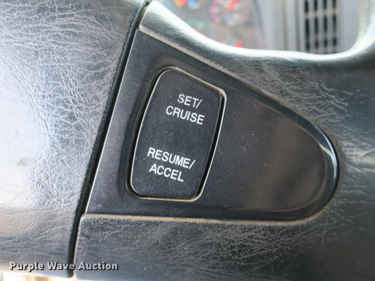 image for item DB8849 2004 International 7400 digger derrick truck