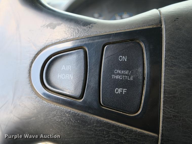 image for item DB8849 2004 International 7400 digger derrick truck