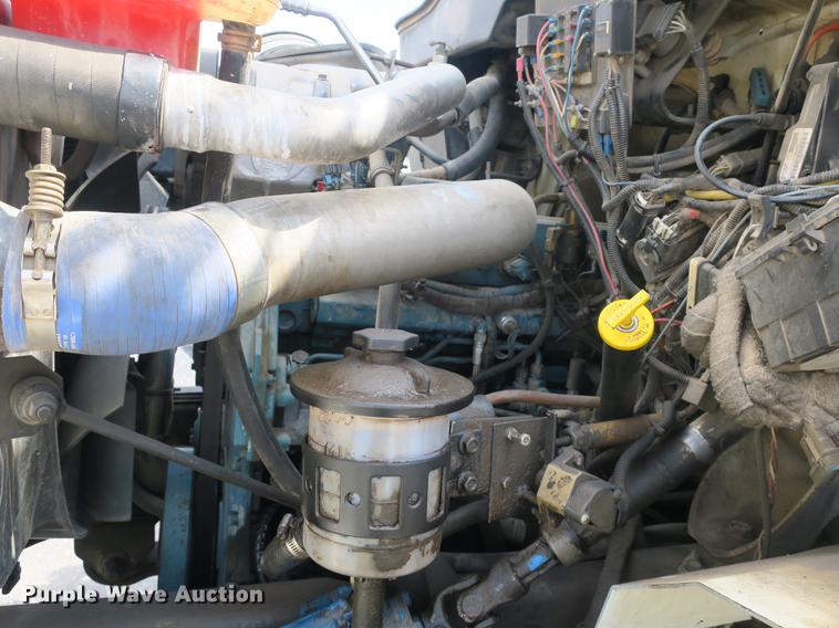 image for item DB8849 2004 International 7400 digger derrick truck