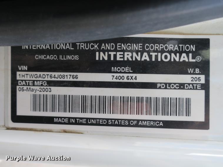 image for item DB8849 2004 International 7400 digger derrick truck