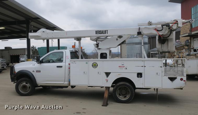image for item DB8869 2011 Dodge Ram 5500HD bucket truck