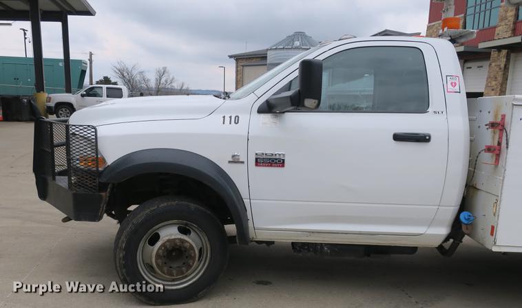 image for item DB8869 2011 Dodge Ram 5500HD bucket truck