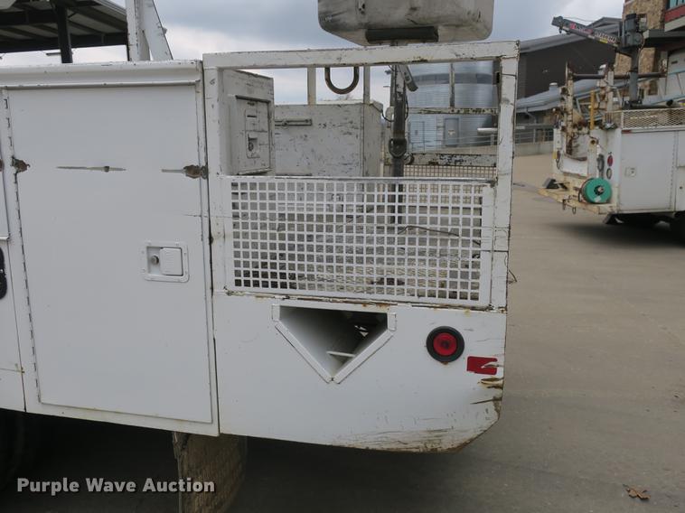 image for item DB8869 2011 Dodge Ram 5500HD bucket truck