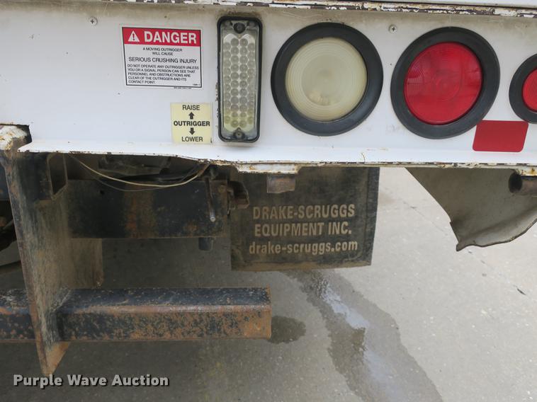 image for item DB8869 2011 Dodge Ram 5500HD bucket truck