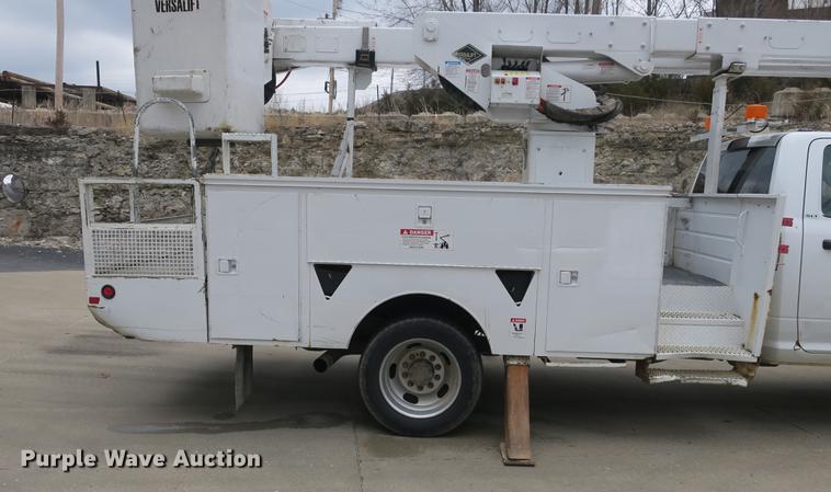 image for item DB8869 2011 Dodge Ram 5500HD bucket truck