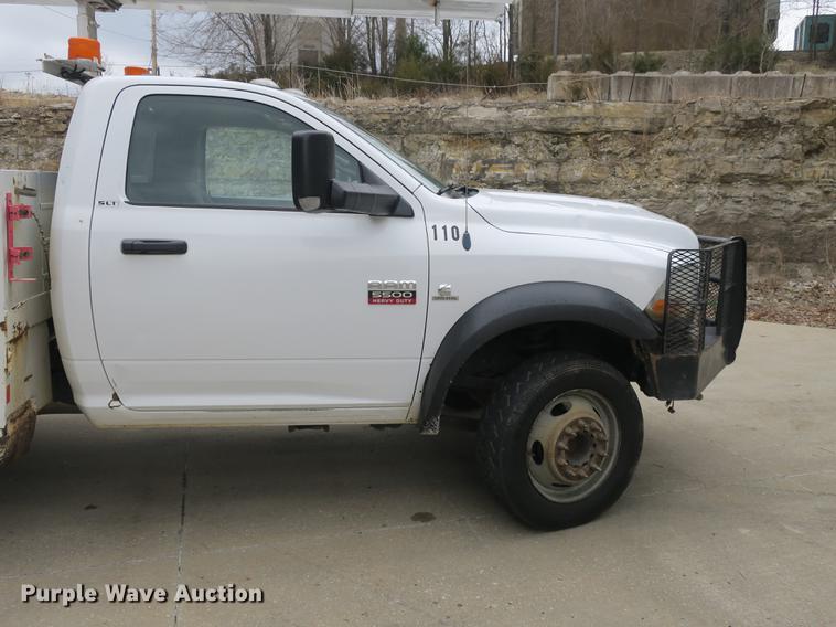 image for item DB8869 2011 Dodge Ram 5500HD bucket truck