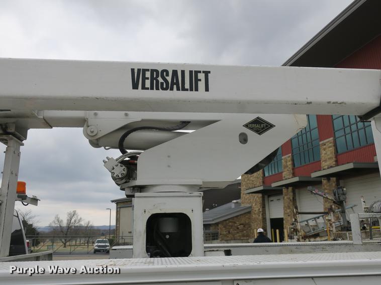 image for item DB8869 2011 Dodge Ram 5500HD bucket truck