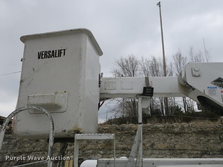 image for item DB8869 2011 Dodge Ram 5500HD bucket truck