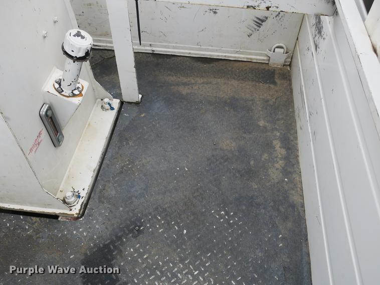 image for item DB8869 2011 Dodge Ram 5500HD bucket truck