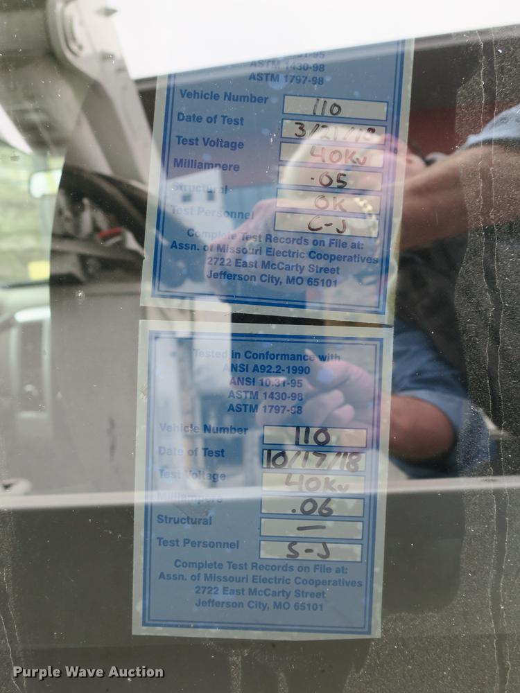 image for item DB8869 2011 Dodge Ram 5500HD bucket truck