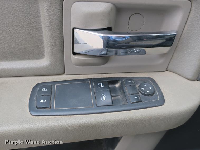 image for item DB8869 2011 Dodge Ram 5500HD bucket truck