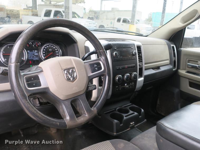 image for item DB8869 2011 Dodge Ram 5500HD bucket truck