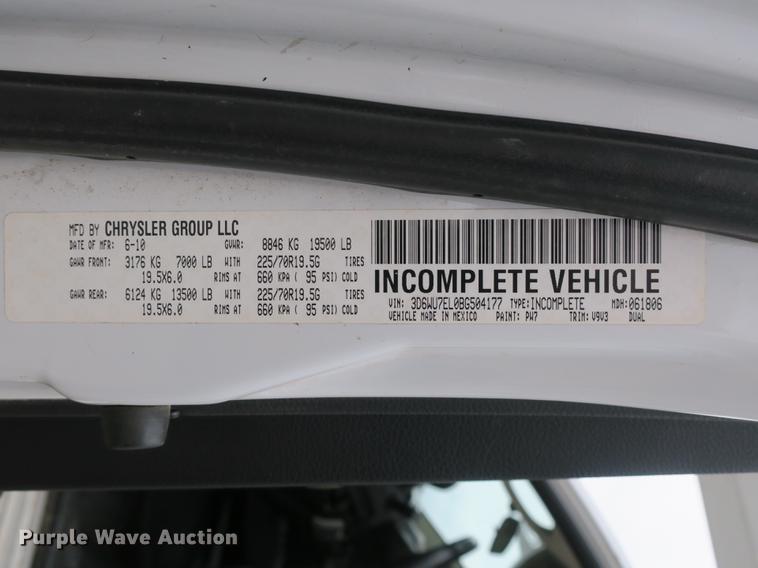 image for item DB8869 2011 Dodge Ram 5500HD bucket truck