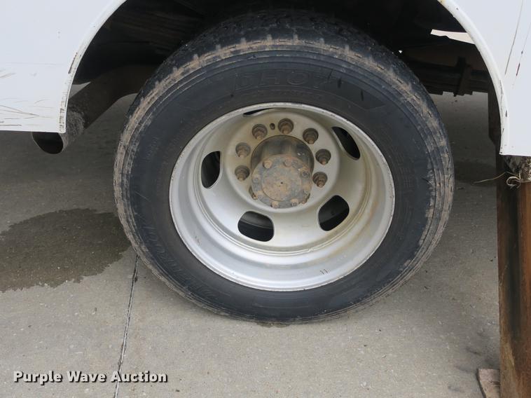 image for item DB8869 2011 Dodge Ram 5500HD bucket truck