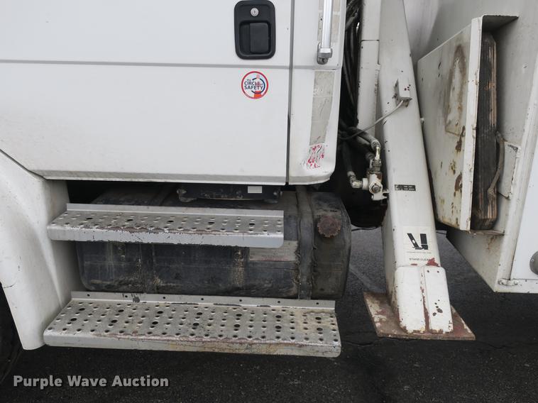 image for item DB8870 1998 Freightliner FL80 bucket truck