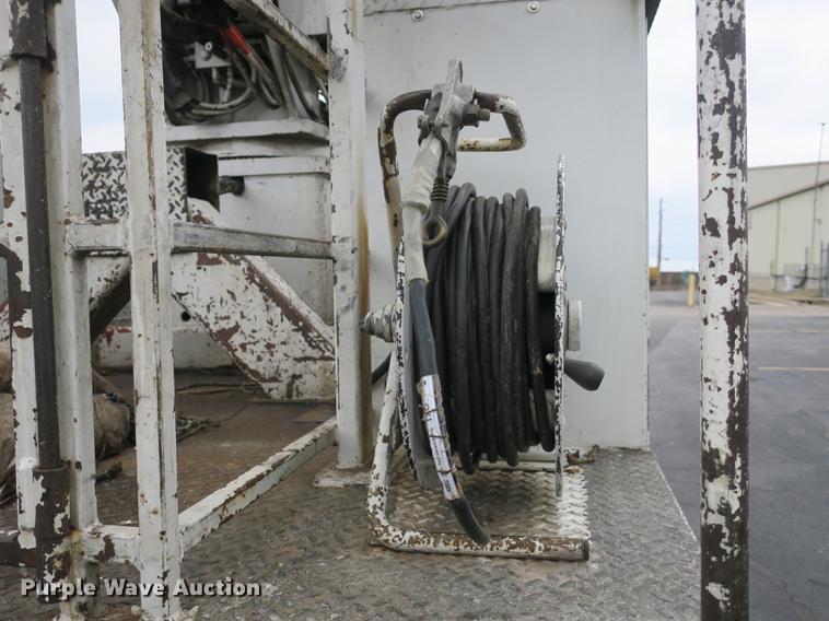 image for item DB8870 1998 Freightliner FL80 bucket truck