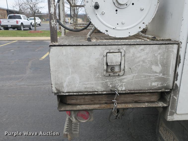 image for item DB8870 1998 Freightliner FL80 bucket truck