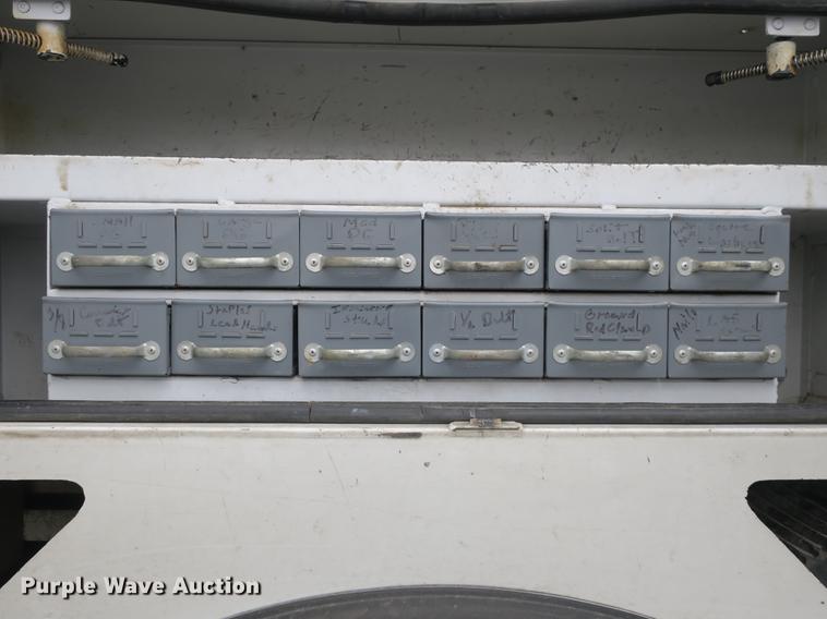 image for item DB8870 1998 Freightliner FL80 bucket truck