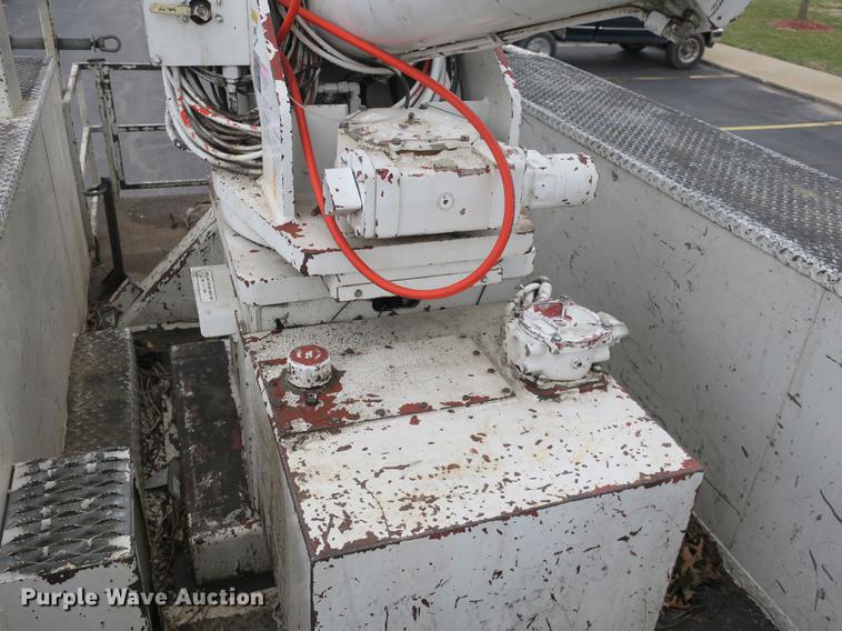 image for item DB8870 1998 Freightliner FL80 bucket truck