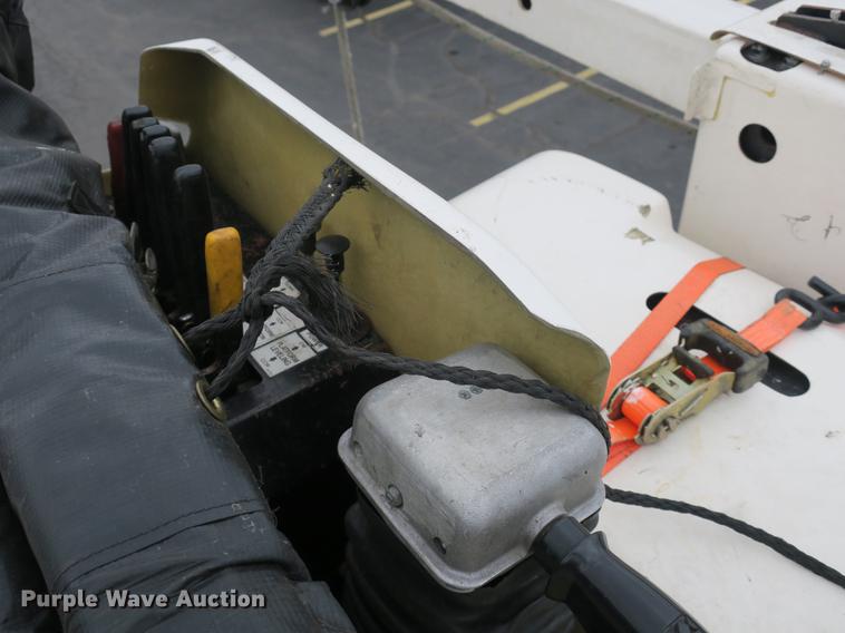 image for item DB8870 1998 Freightliner FL80 bucket truck