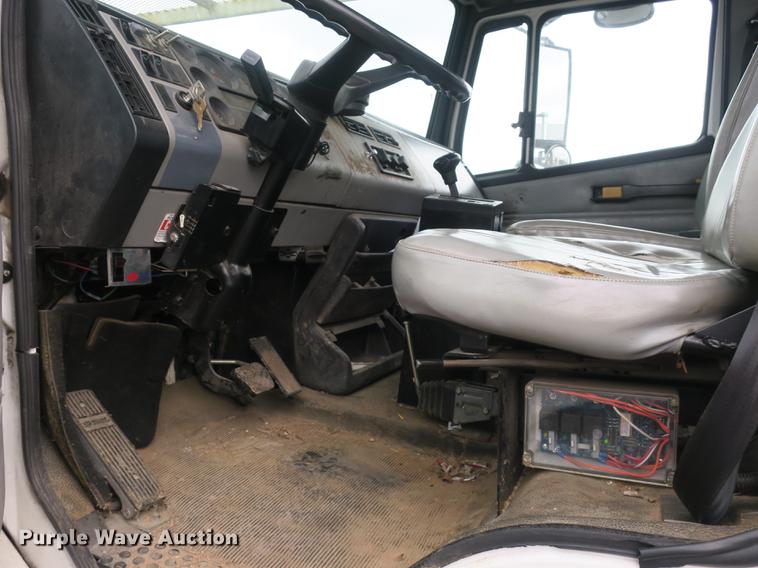 image for item DB8870 1998 Freightliner FL80 bucket truck